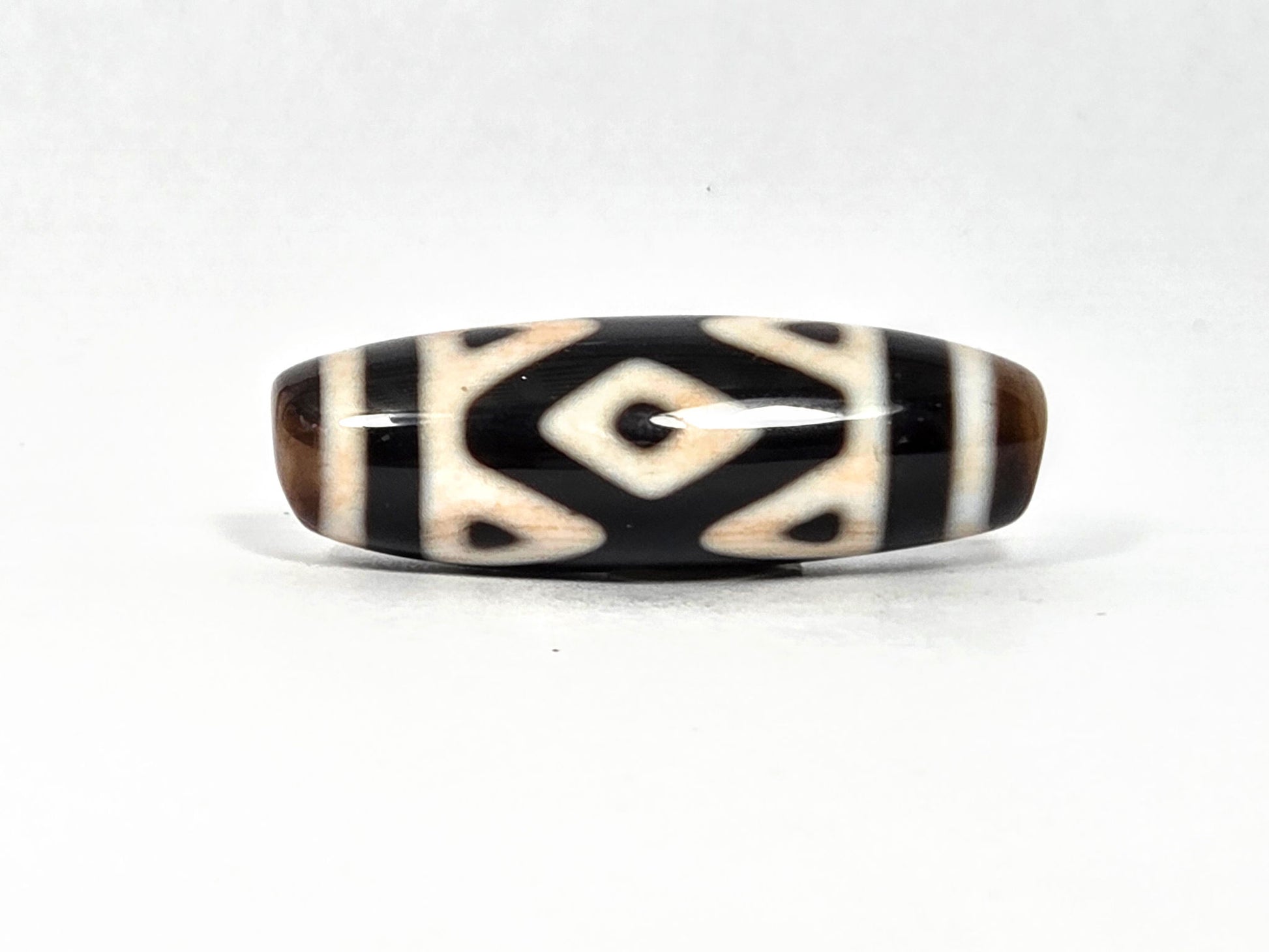 At-090126-3DETT antique three diamond eye tiger tooth dzi 90-degree rotation pitch-black agate unretouched