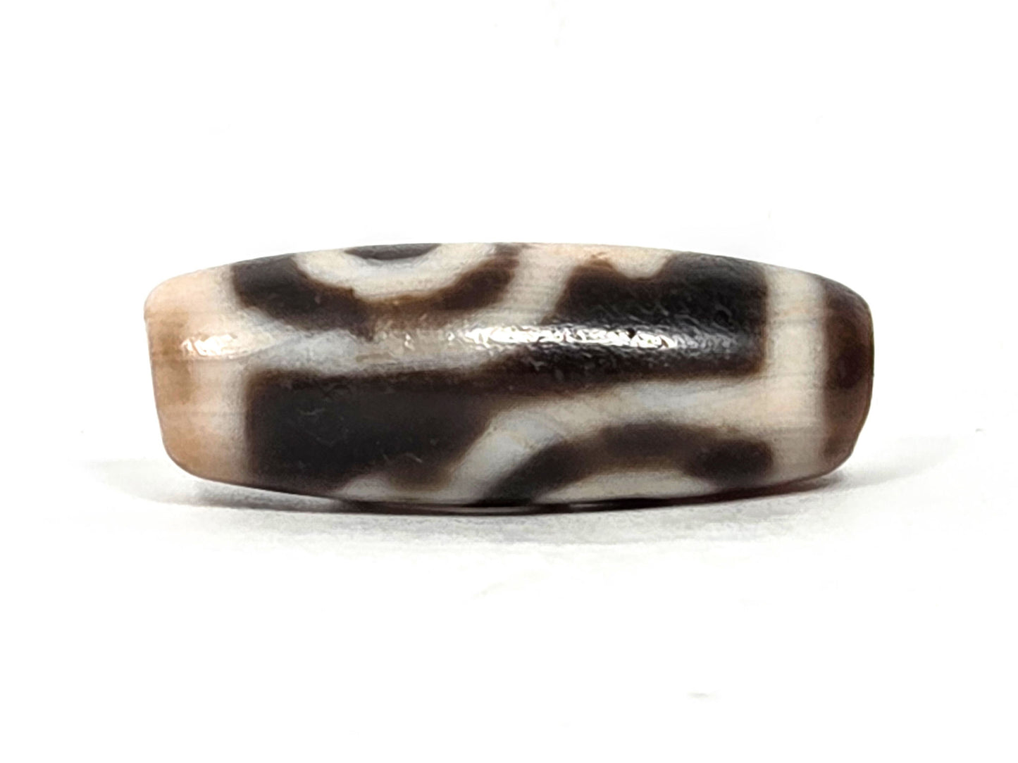 At-062226-2ETV2, face B, two eye treasure vase dzi, dark brown agate, second eye and vase composition, unretouched