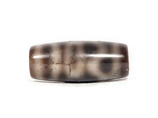 N-FA-071126-4ACT2 face A, Four Activities Taiwan dzi 27.3×11.5mm, cool grey-brown, crackle network prominent, unretouched