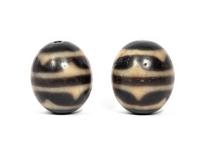 V-071426-DWP3 Double Wave pair face B — cooler Bead A left, warmer Bead B right, wave composition shift, unretouched.
