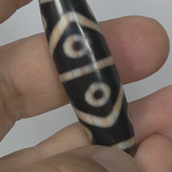 Antique Eight Eye Tiger Tooth Dzi (At-0426-8ETT) — unretouched 360° video, 50mm, ~500 years old	