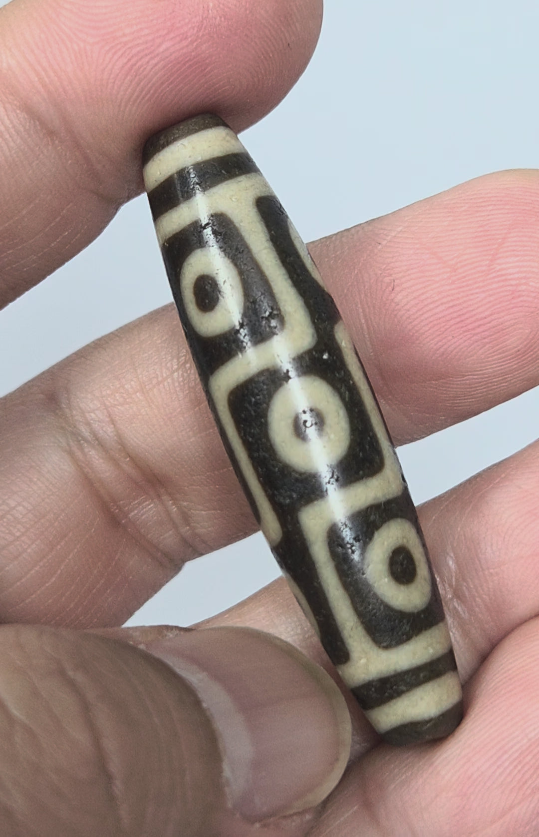 Ac-032326-9E5 360° rotation footage, nine eye meander motif, warm dark brown agate fusiform, unretouched footage