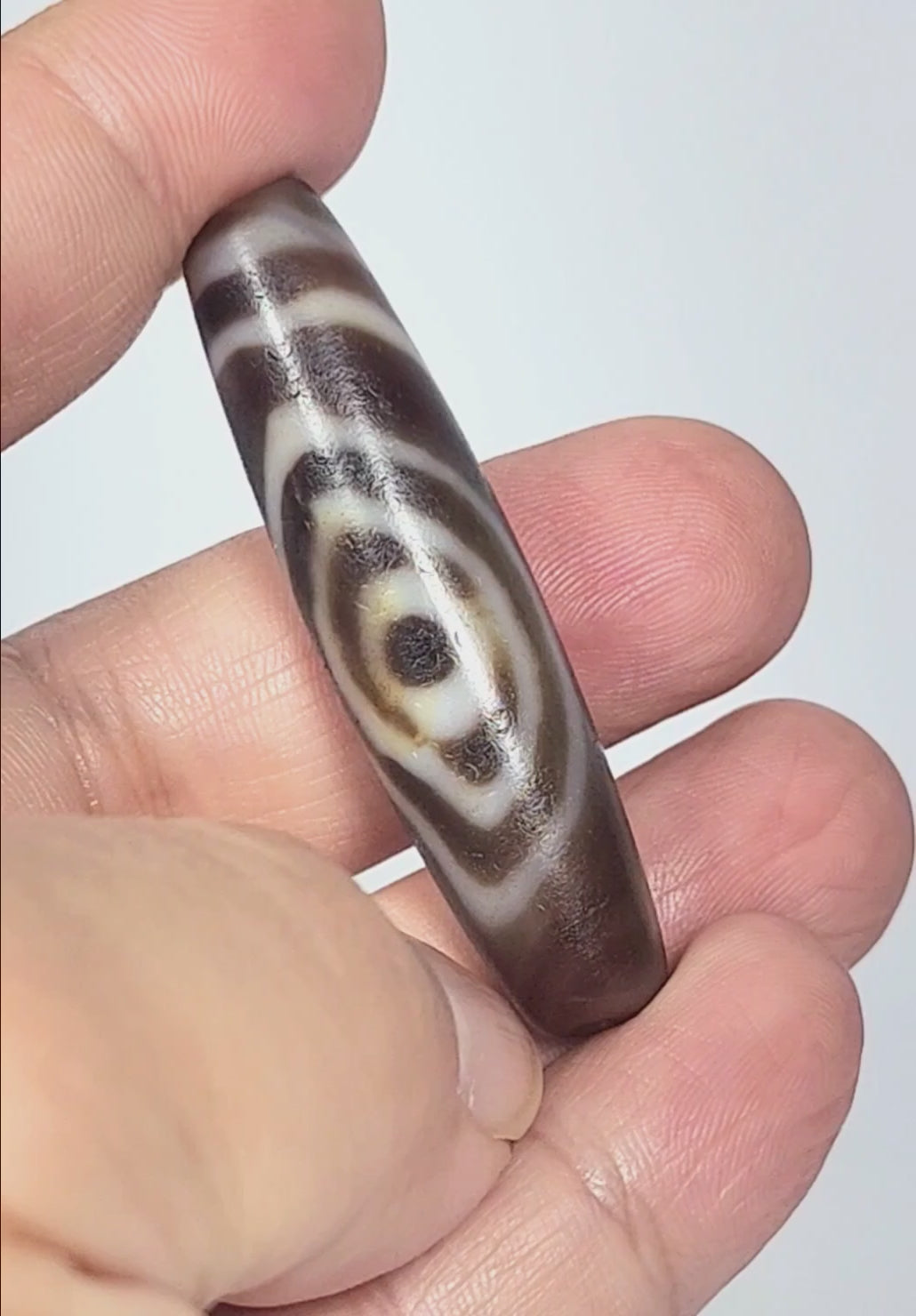 Video: antique eye-in-eye heaven gate tiger tooth star dzi — 360-degree view, At-0426-EIE — Ancient Dzi Shop