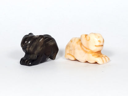 一对古董藏式雕刻土拨鼠珠